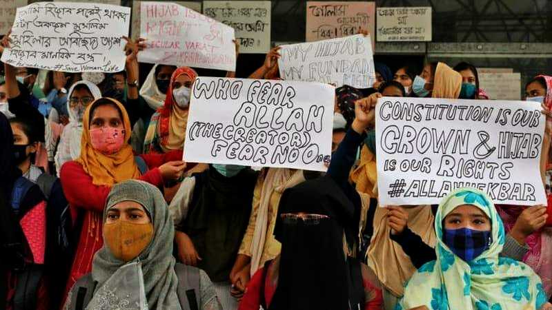 Hijab Controversy: এবার হিজাব বিতর্কে প্রতিবাদের ঝড় উঠলো কলকাতায়